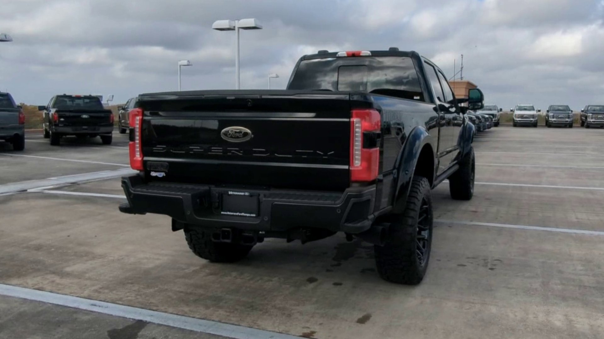 New 2026 Ford F250 Lariat w/ Black Appearance Package image 28