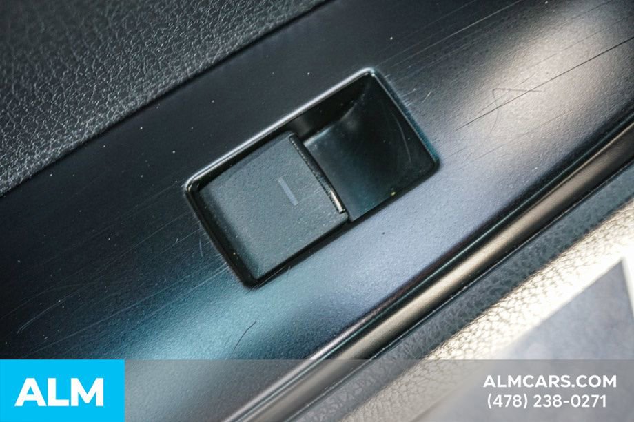 Used 2025 Toyota Camry SE image 48