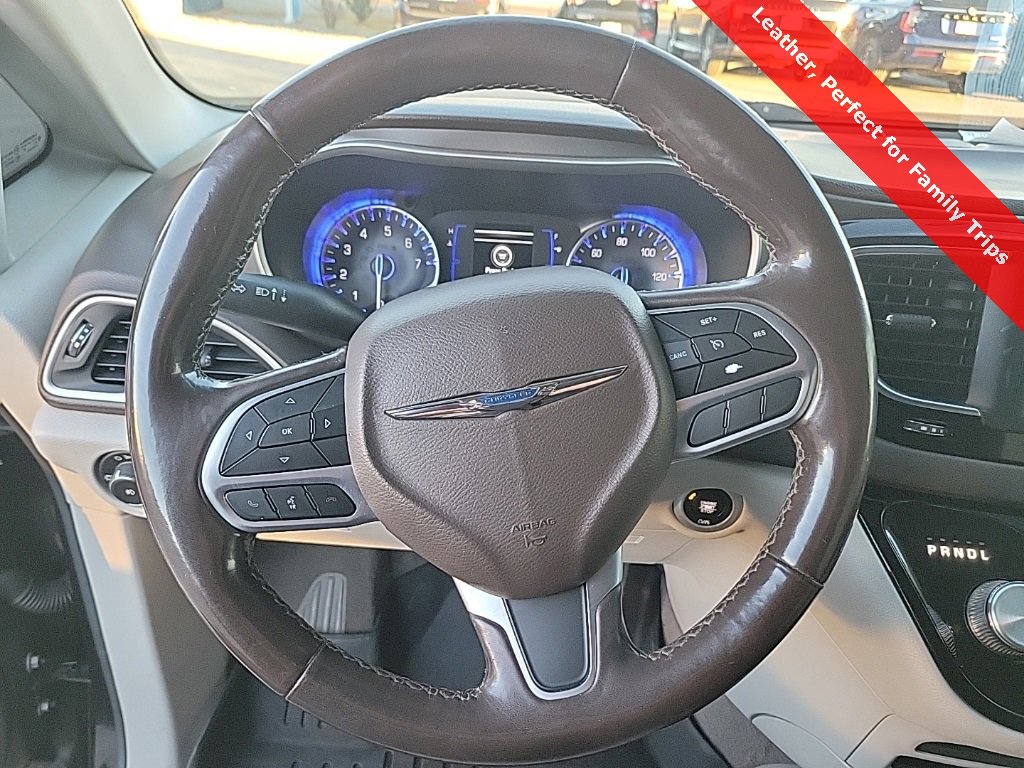 Used 2019 Chrysler Pacifica Touring-L image 23