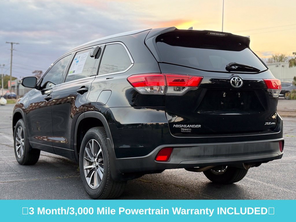 Used 2017 Toyota Highlander XLE w/ Carpet Mat Package AWD/4WD image 7