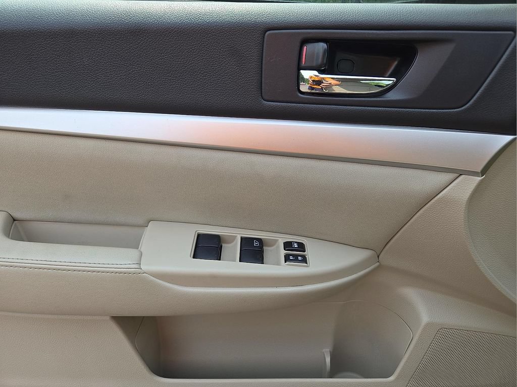 Used 2011 Subaru Legacy 2.5i Premium AWD/4WD image 10