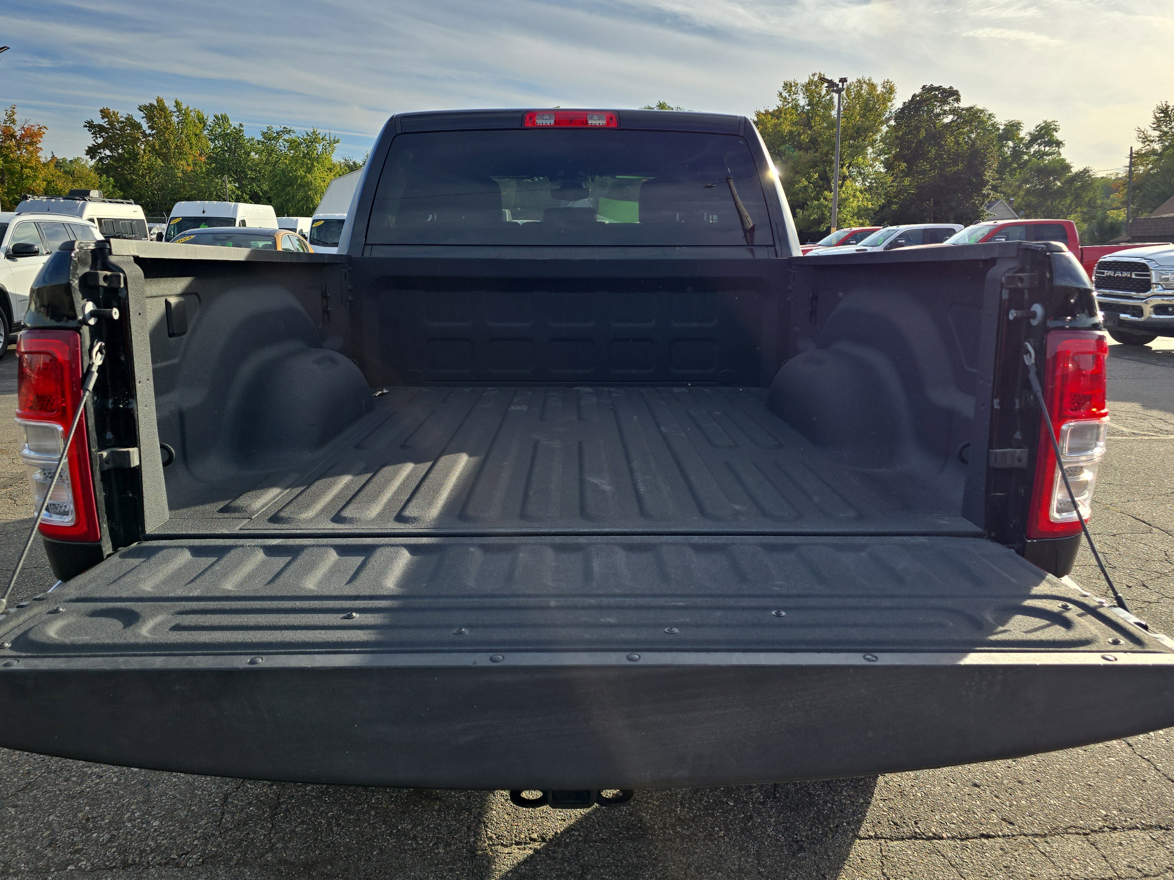 Used 2024 RAM 2500 Big Horn w/ Bed Utility Group image 7