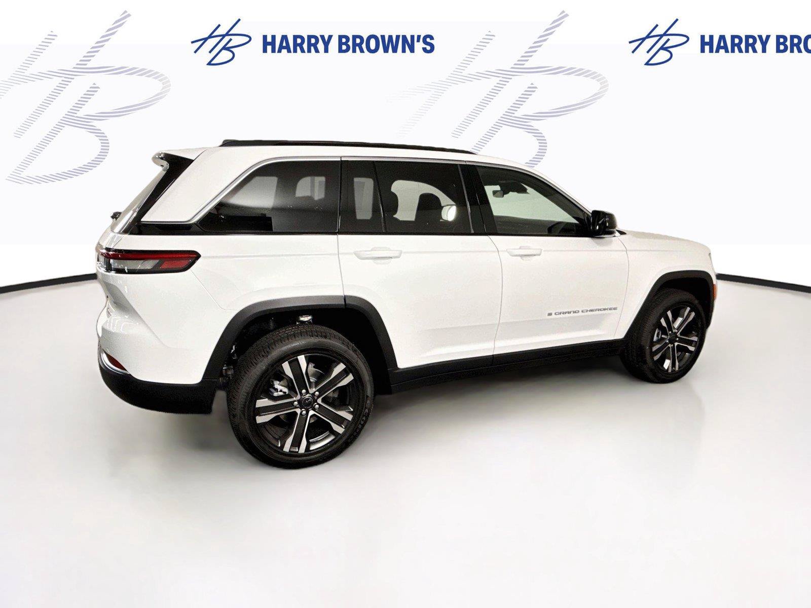 New 2027 Jeep Grand Cherokee Limited AWD/4WD image 31