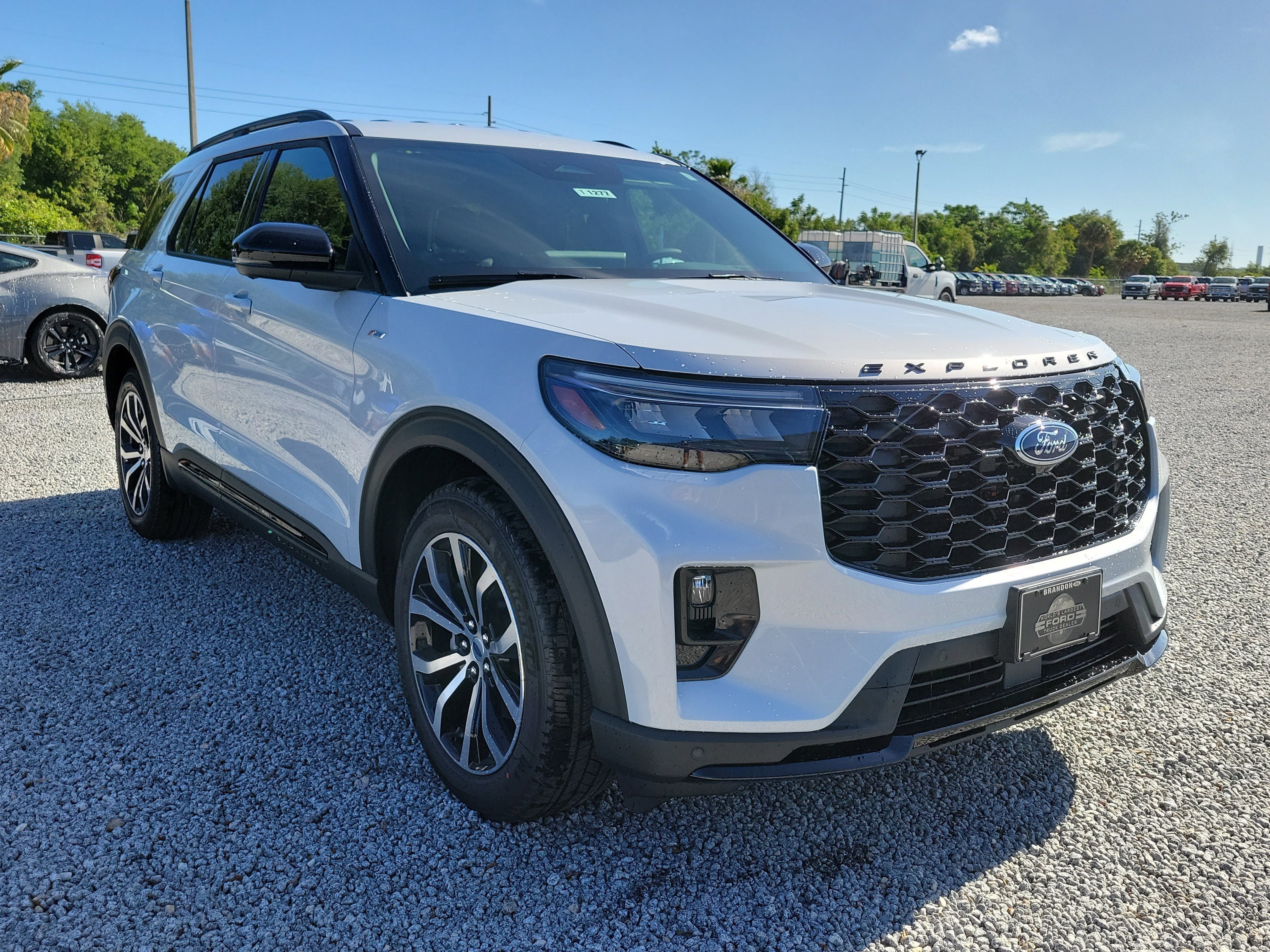 New 2026 Ford Explorer ST-Line RWD image 2