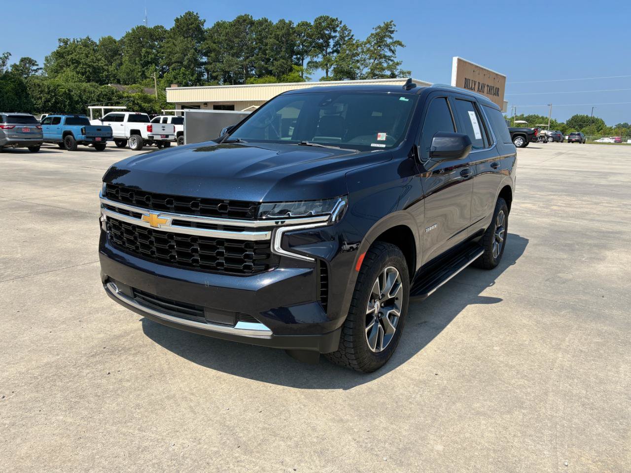 Used 2021 Chevrolet Tahoe LS RWD image 2