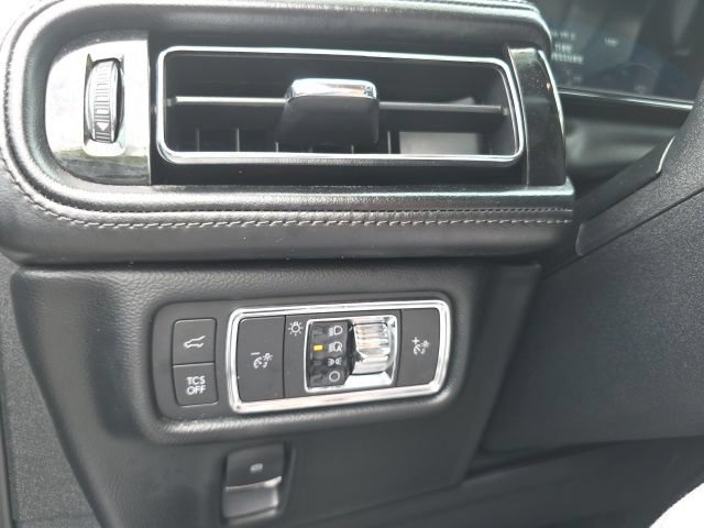 Used 2021 Lincoln Nautilus Reserve AWD/4WD image 17