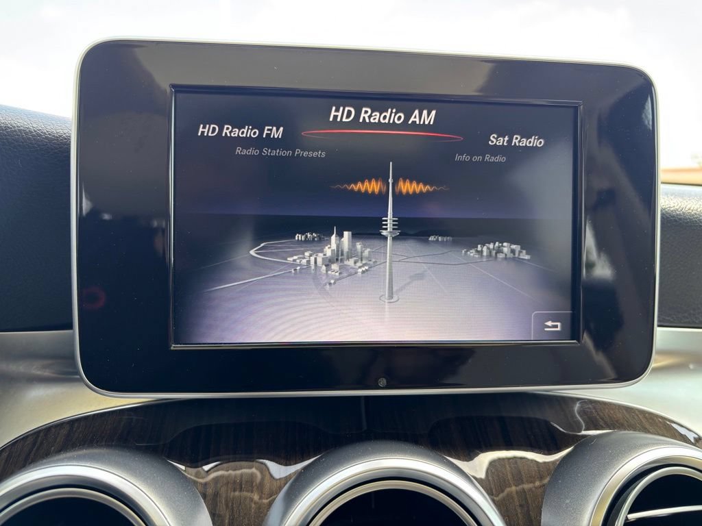 Used 2019 Mercedes-Benz GLC 300 image 10