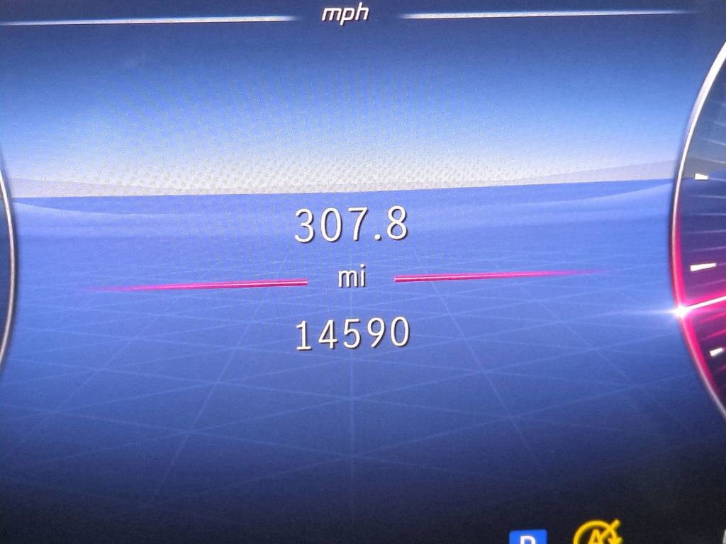 Used 2024 Mercedes-Benz GLC 300 4MATIC image 35