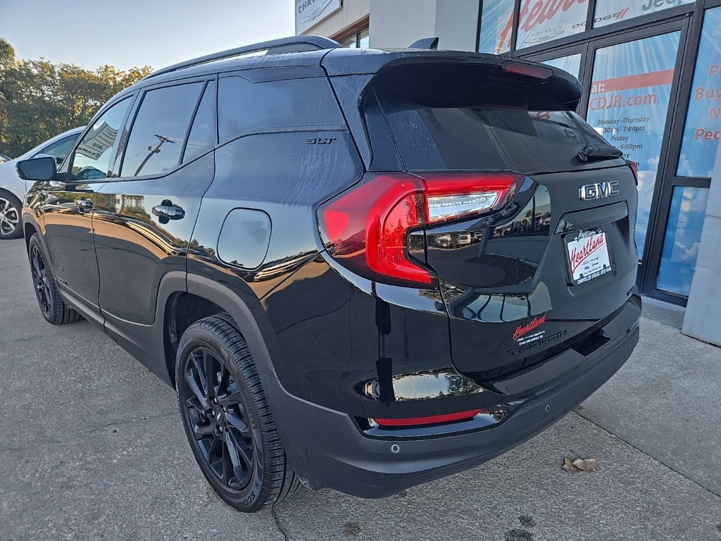 Used 2024 GMC Terrain SLT w/ Elevation Edition AWD/4WD image 4