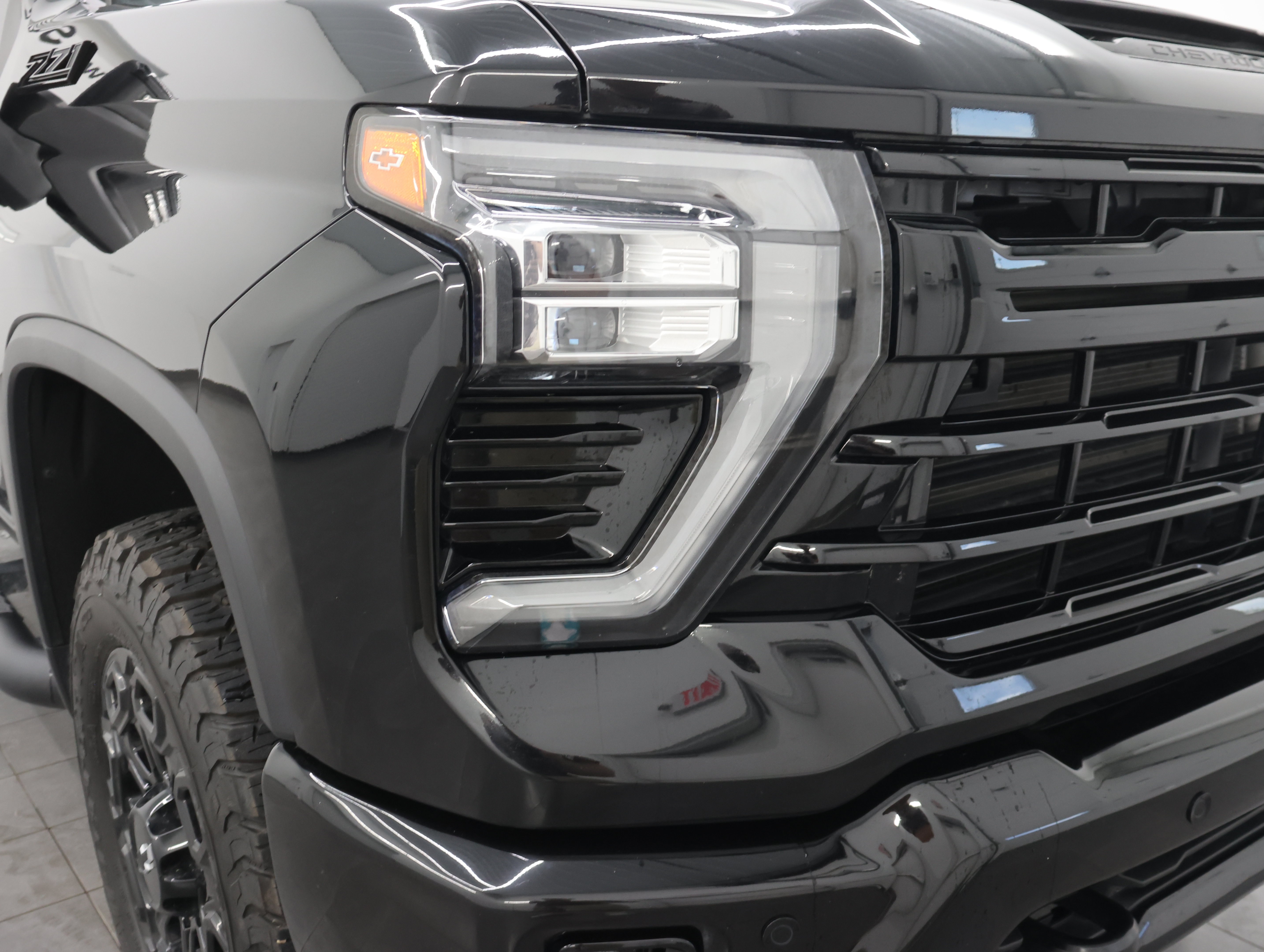 Used 2024 Chevrolet Silverado 2500 LTZ w/ LTZ Plus Package AWD/4WD image 27
