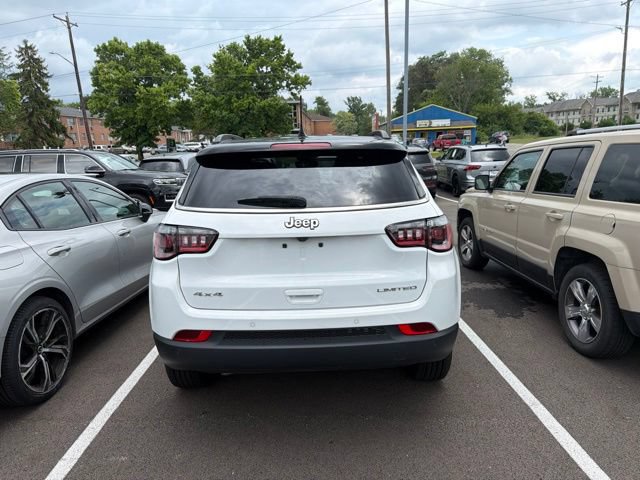 Used 2025 Jeep Compass Limited AWD/4WD image 4