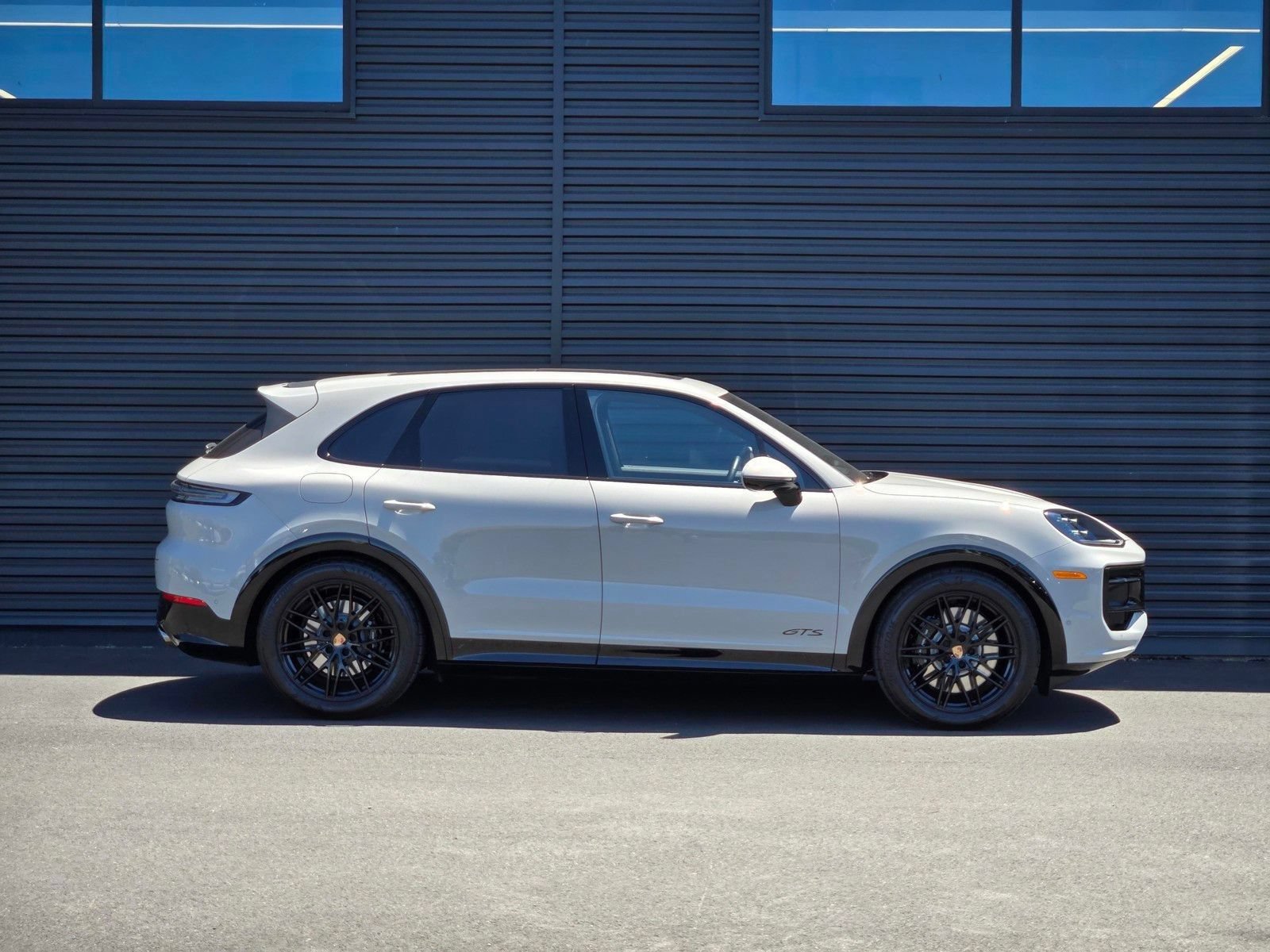 Certified 2026 Porsche Cayenne GTS AWD/4WD image 9