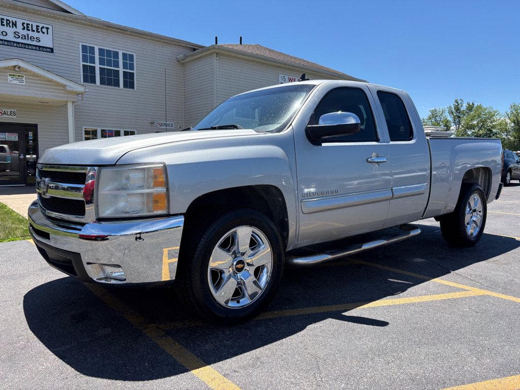 Used 2011 Chevrolet Silverado 1500 LT w/ Florida Edition RWD image 2