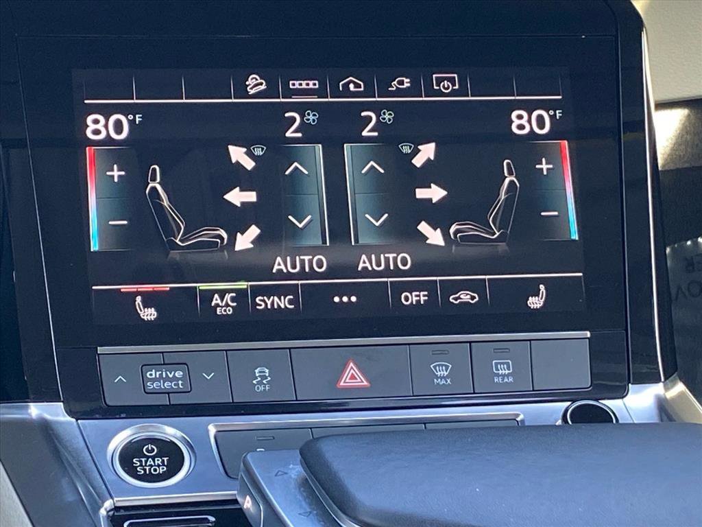 Used 2022 Audi e-tron Premium w/ Convenience Plus Package image 9