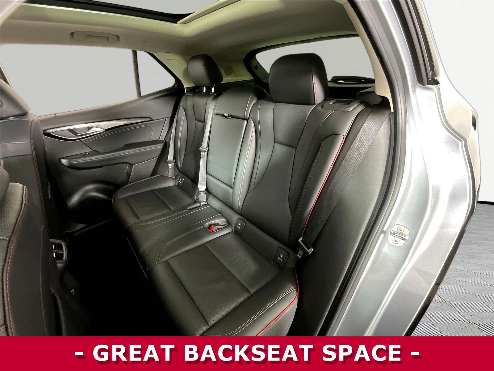 Used 2023 Buick Envision Essence w/ Sport Touring Package FWD image 22