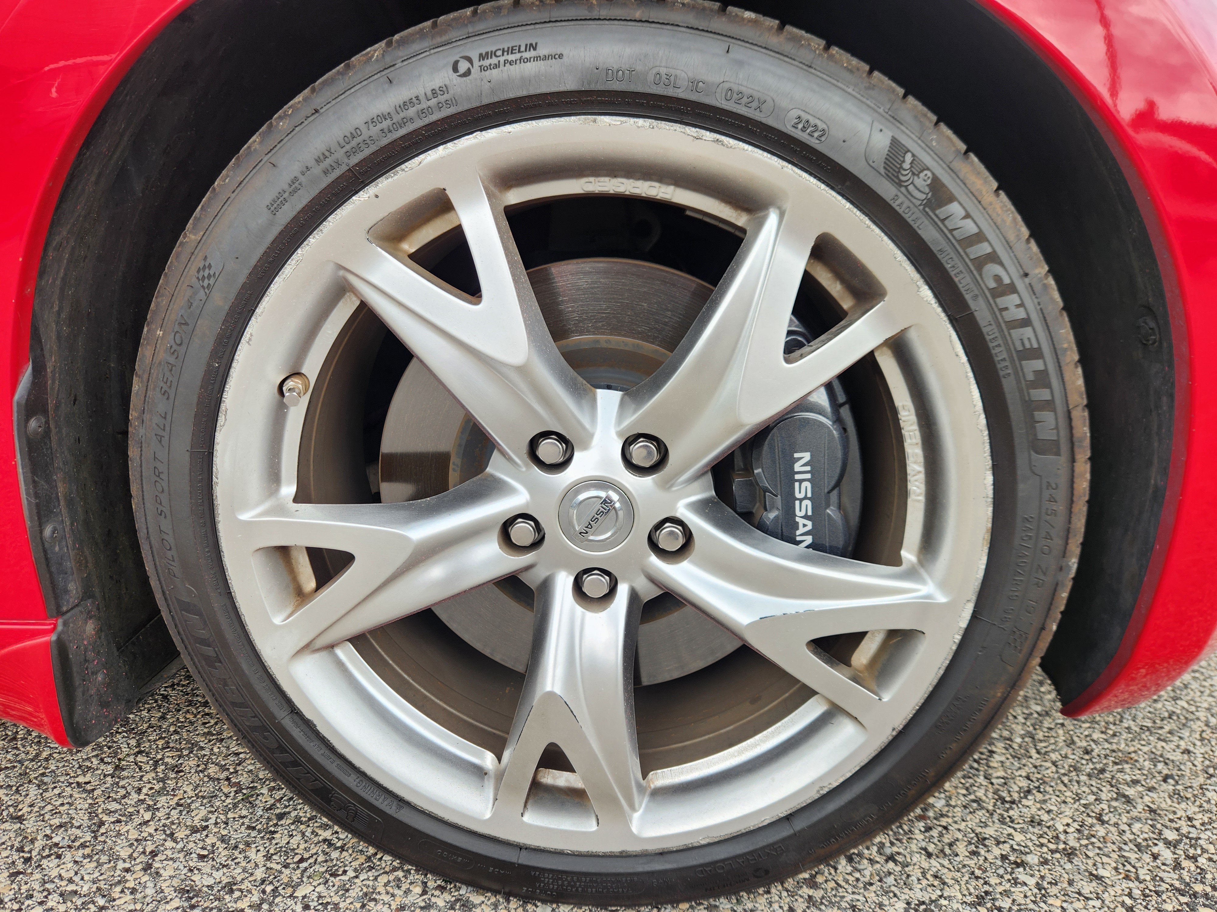 Used 2009 Nissan 370Z Touring w/ Sport Pkg RWD image 17