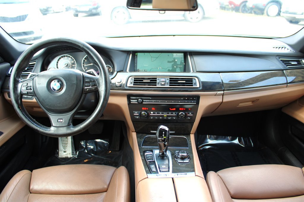Used 2013 BMW 750Li RWD image 11