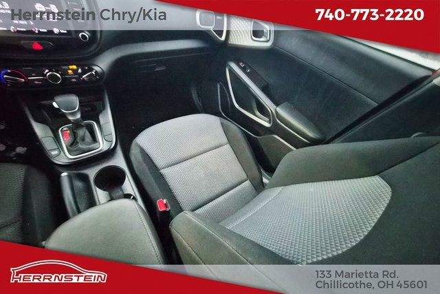 Used 2022 Kia Soul LX image 14