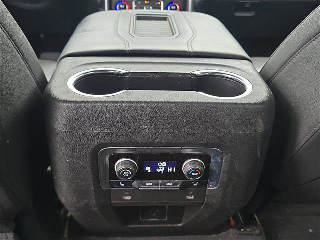 Used 2022 Chevrolet Suburban Z71 w/ Luxury Package image 17