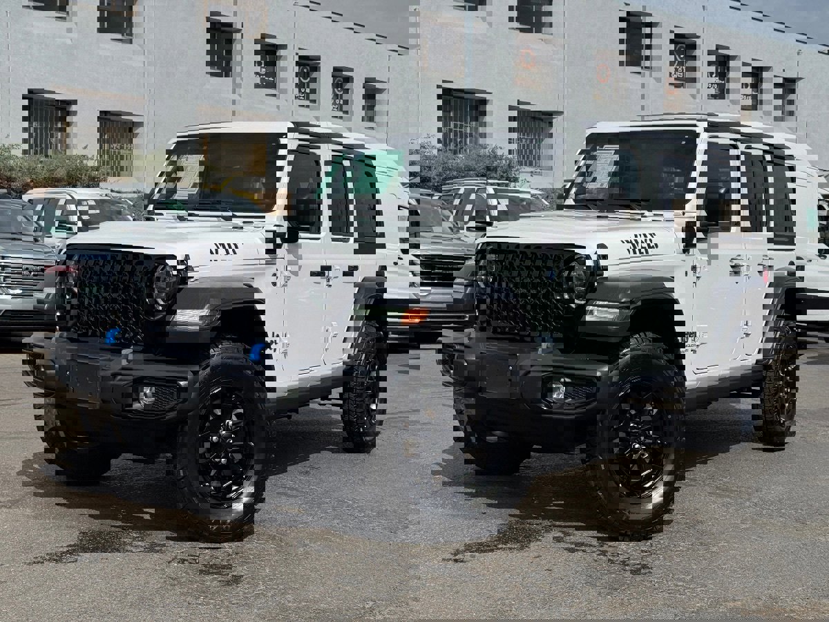 Used 2023 Jeep Wrangler Unlimited image 2