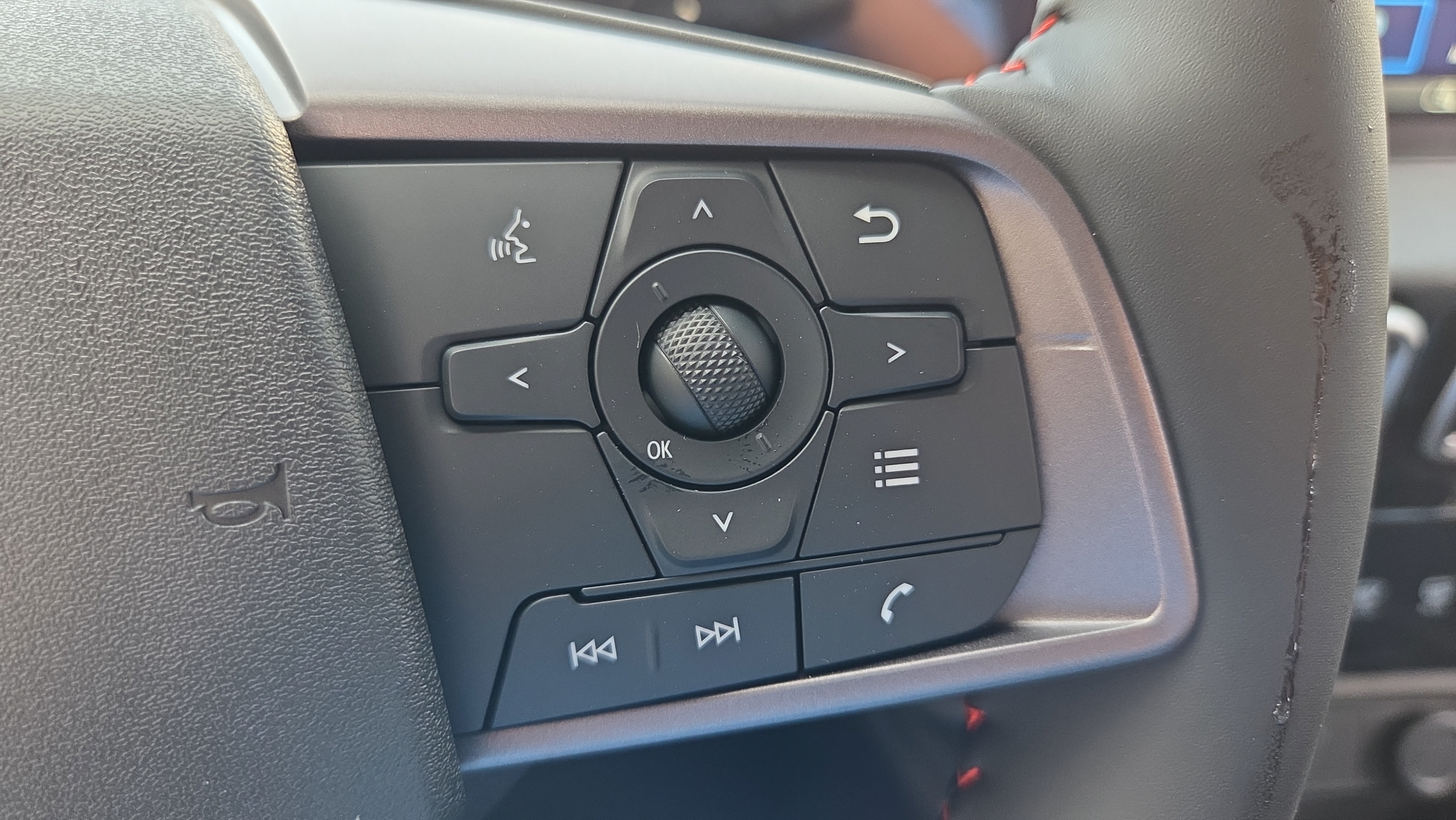 New 2027 Nissan Sentra SR w/ Floor Mat Package FWD image 26