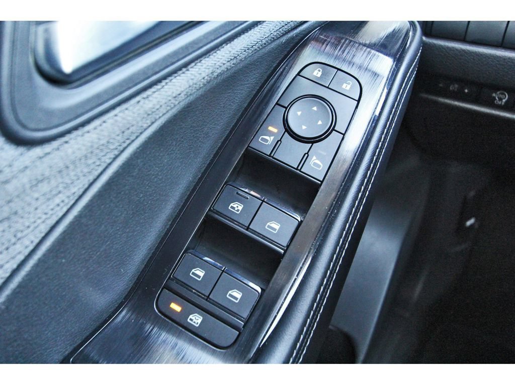Used 2023 Nissan Rogue SV FWD image 20