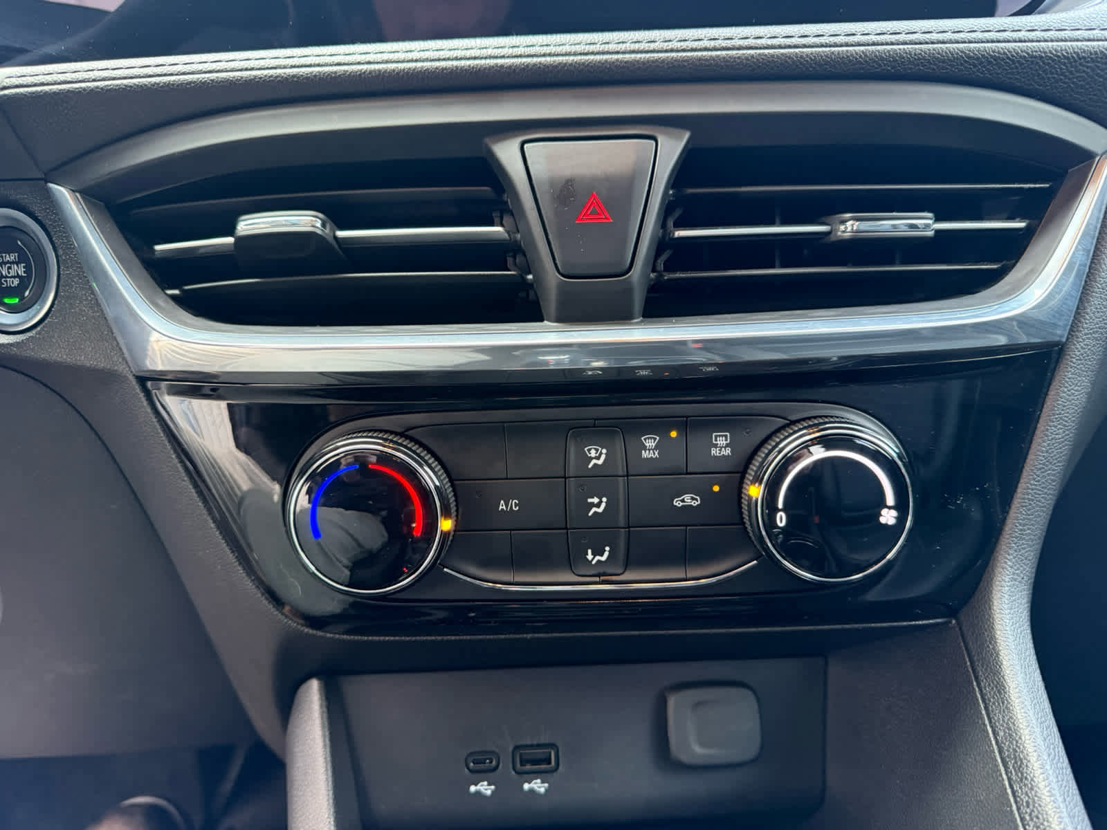 Used 2024 Buick Encore GX Sport Touring image 15