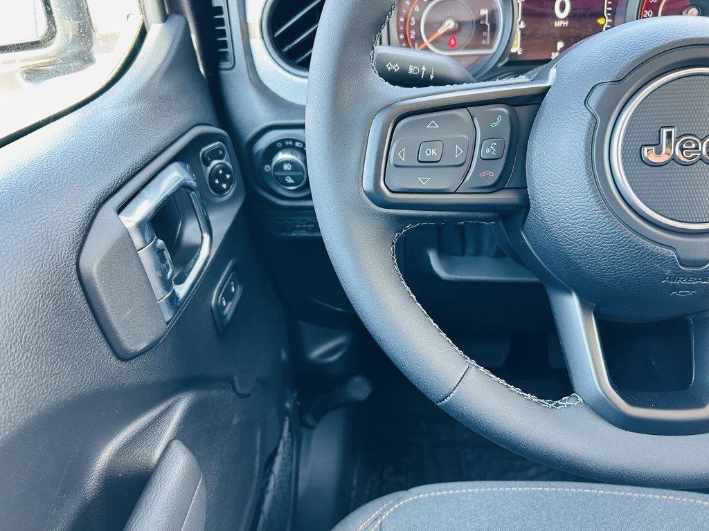 New 2025 Jeep Gladiator Sport image 15