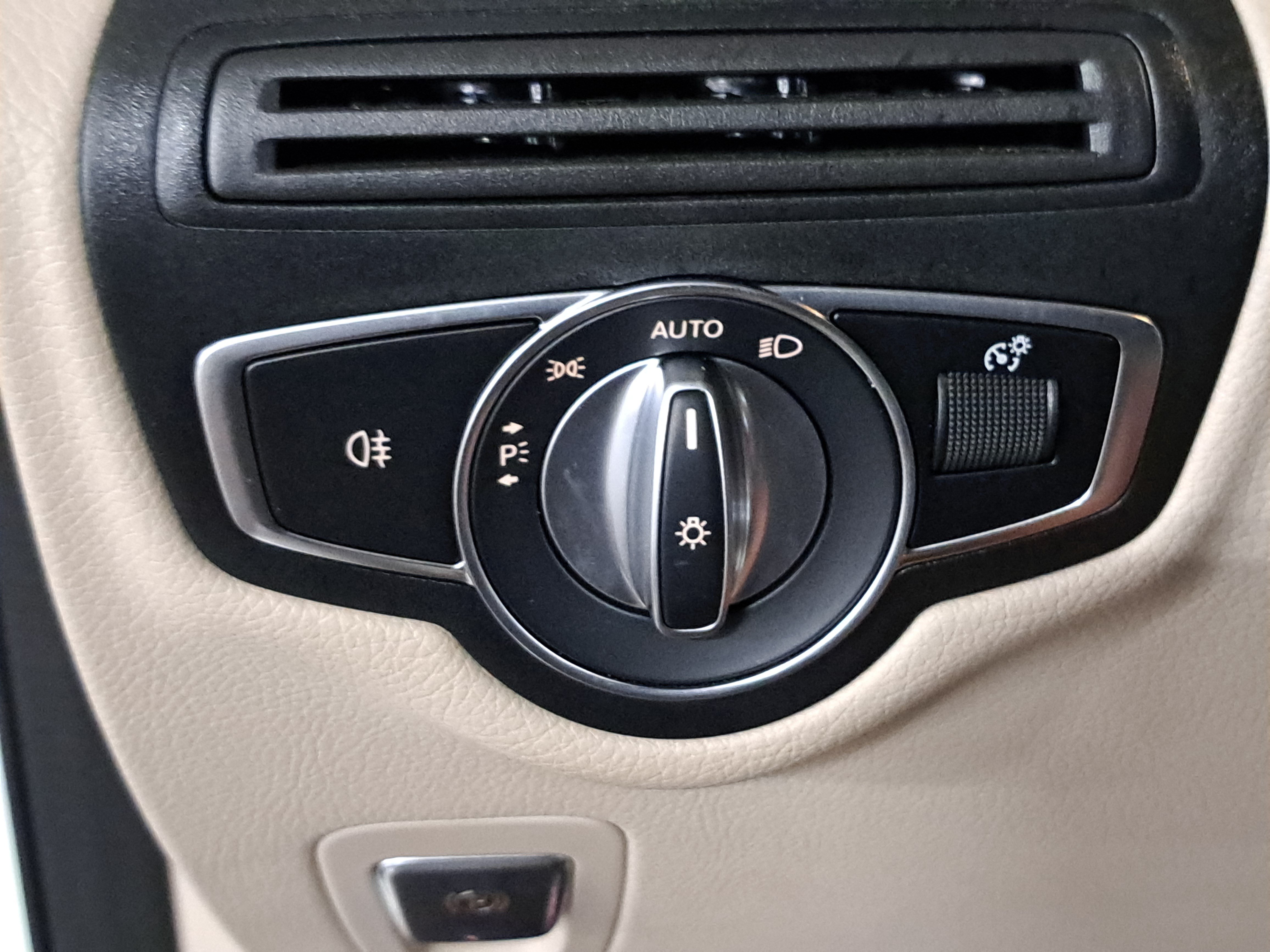 Certified 2022 Mercedes-Benz GLC 300 image 27