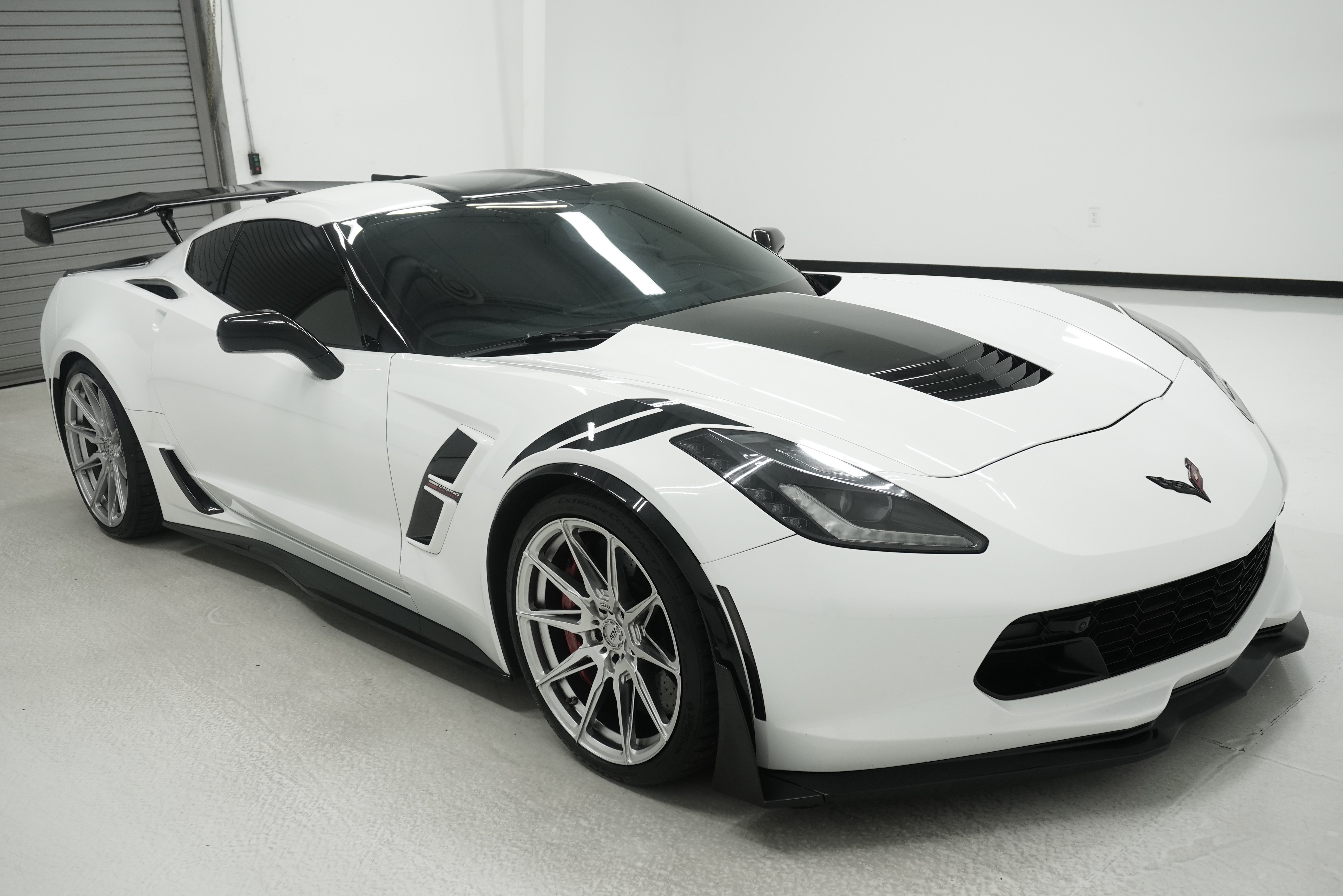 Used 2018 Chevrolet Corvette Grand Sport w/ Z07 Performance Package RWD image 3