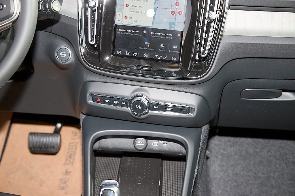 New 2026 Volvo XC40 B5 Ultra w/ Climate Package image 27