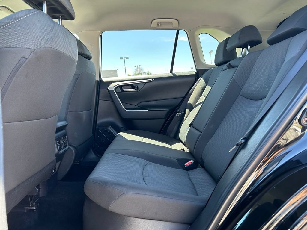 Used 2025 Toyota RAV4 XLE AWD/4WD image 26