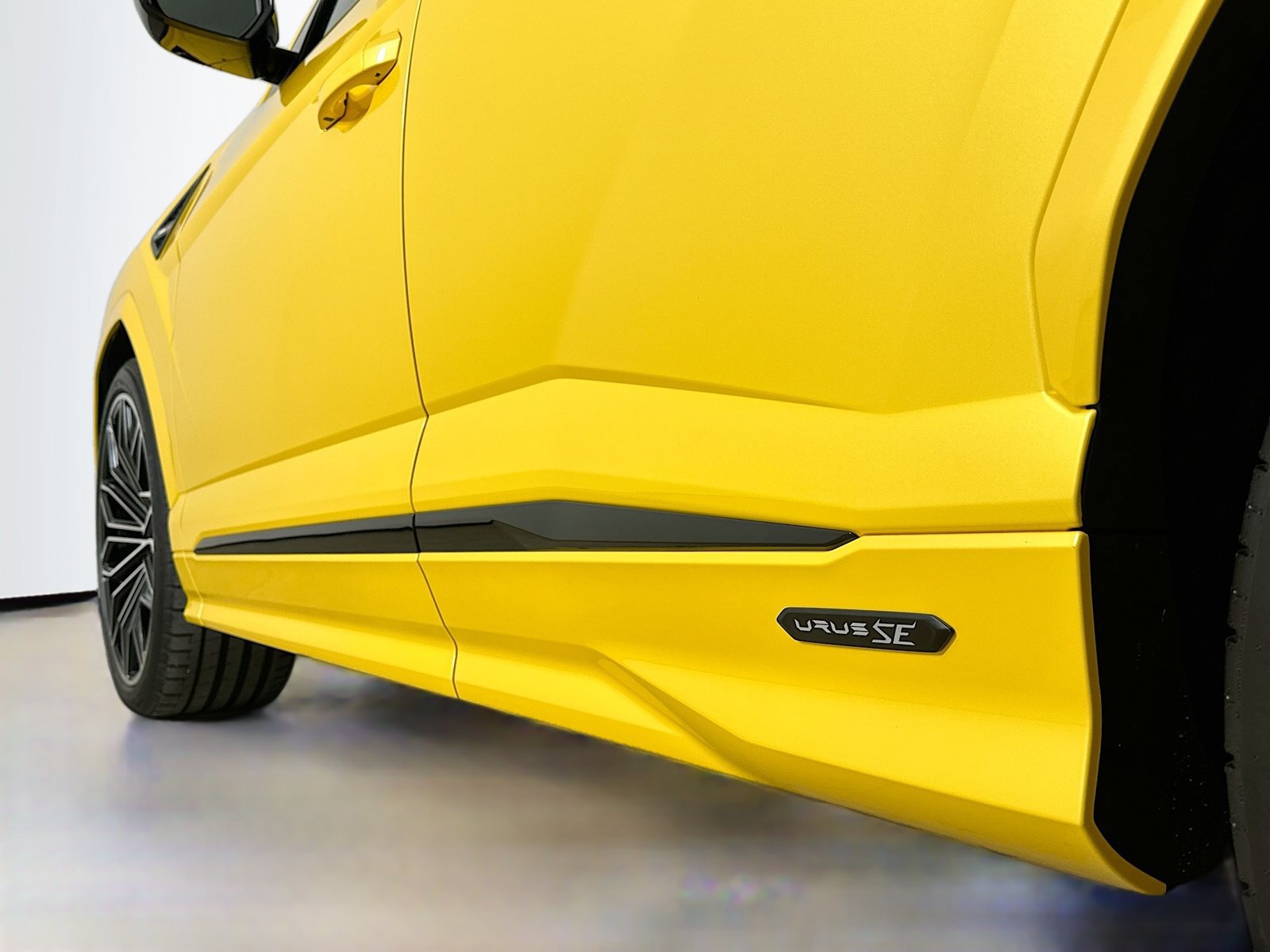 Used 2025 Lamborghini Urus S AWD/4WD image 48