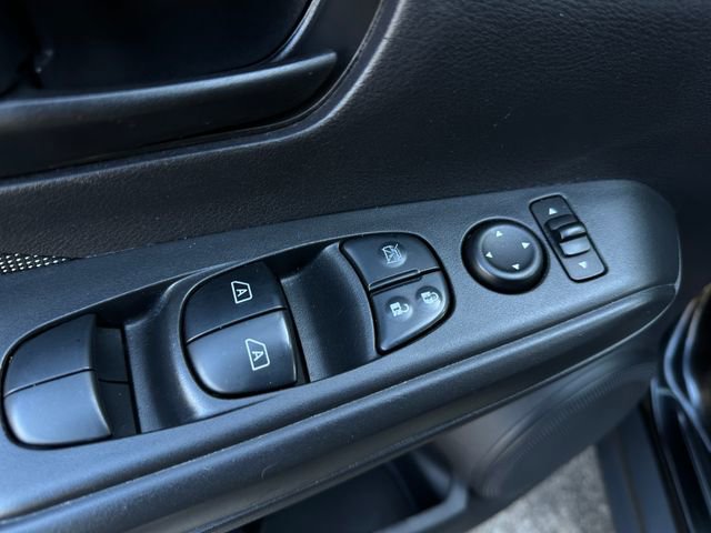 Used 2018 Nissan Kicks S image 14