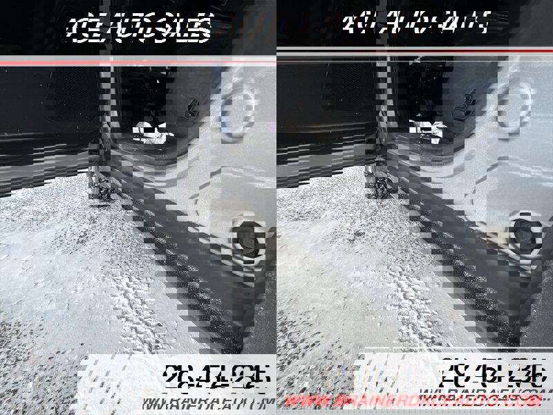 Used 2019 Jeep Cherokee Trailhawk w/ Cold Weather Group image 17