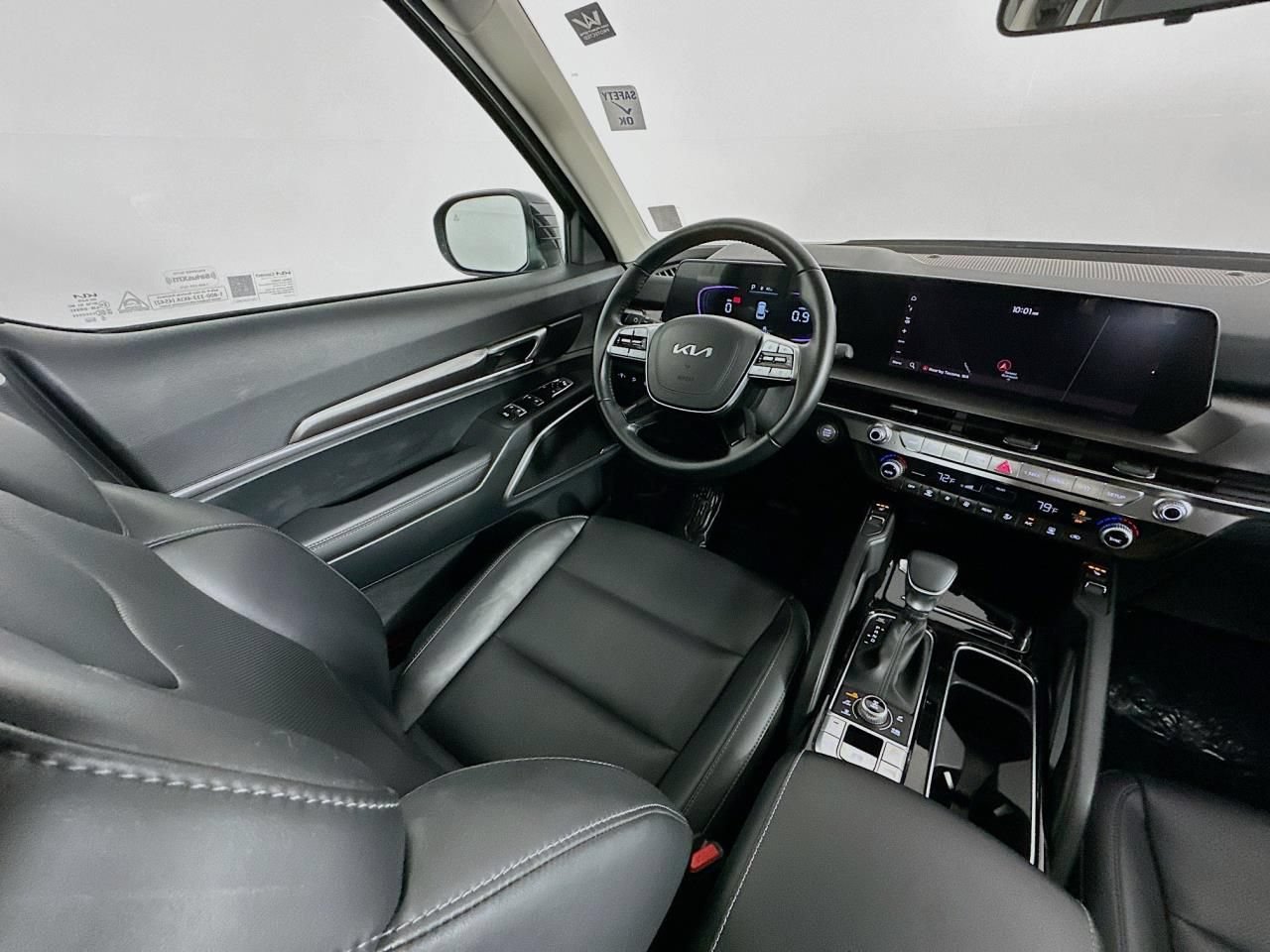 Used 2025 Kia Telluride S AWD/4WD image 11