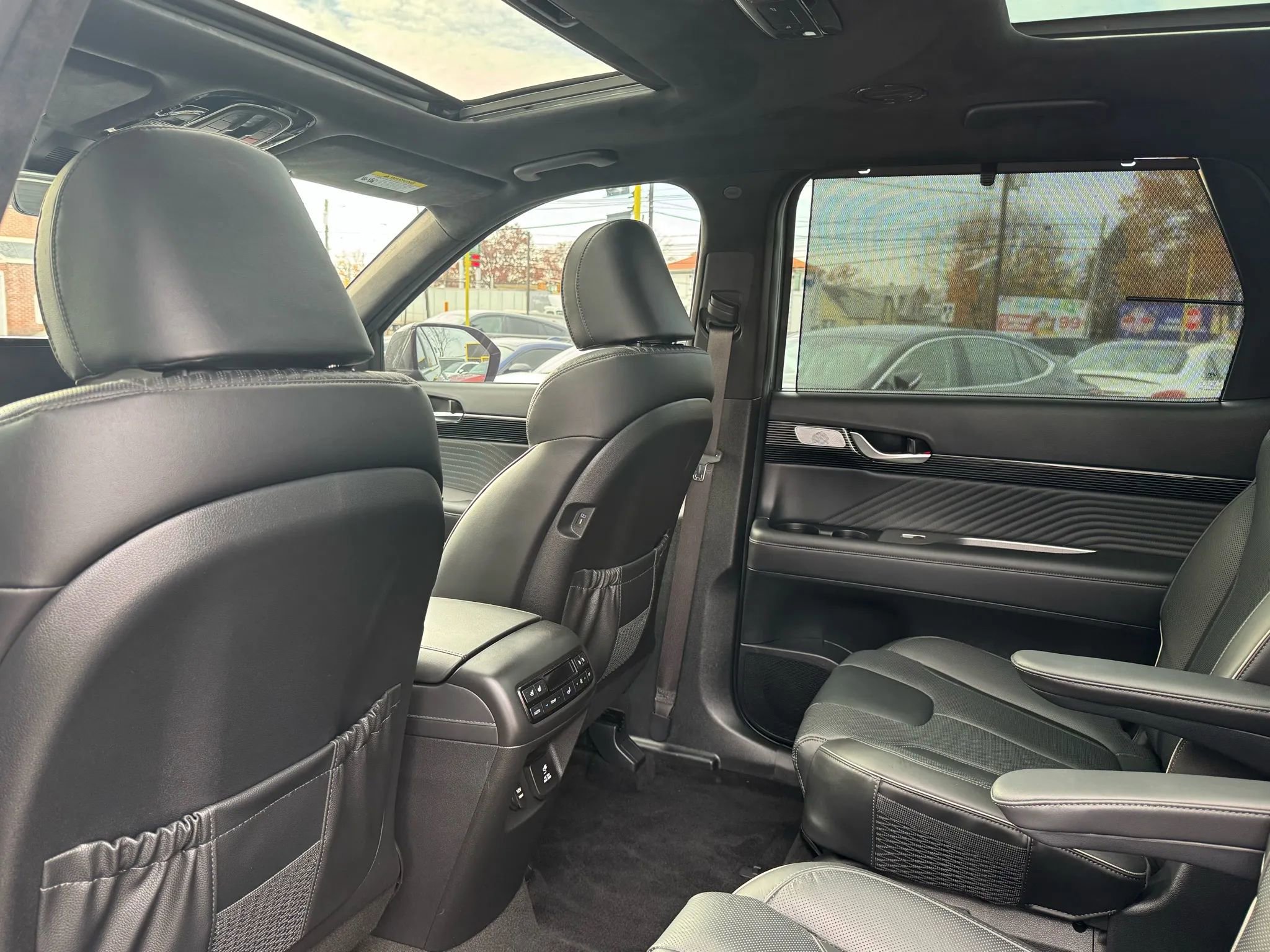 Used 2024 Hyundai Palisade Calligraphy image 29
