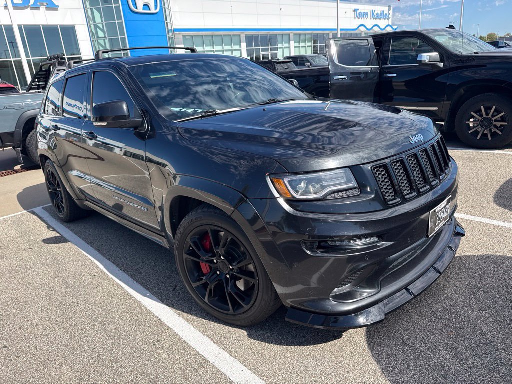 Used 2015 Jeep Grand Cherokee SRT w/ Luxury Group II AWD/4WD image 2