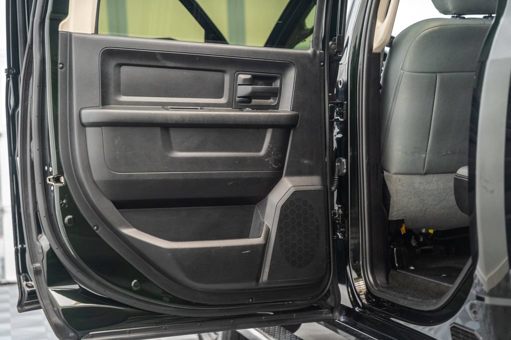 Used 2016 RAM 3500 Tradesman w/ Chrome Appearance Group AWD/4WD image 43