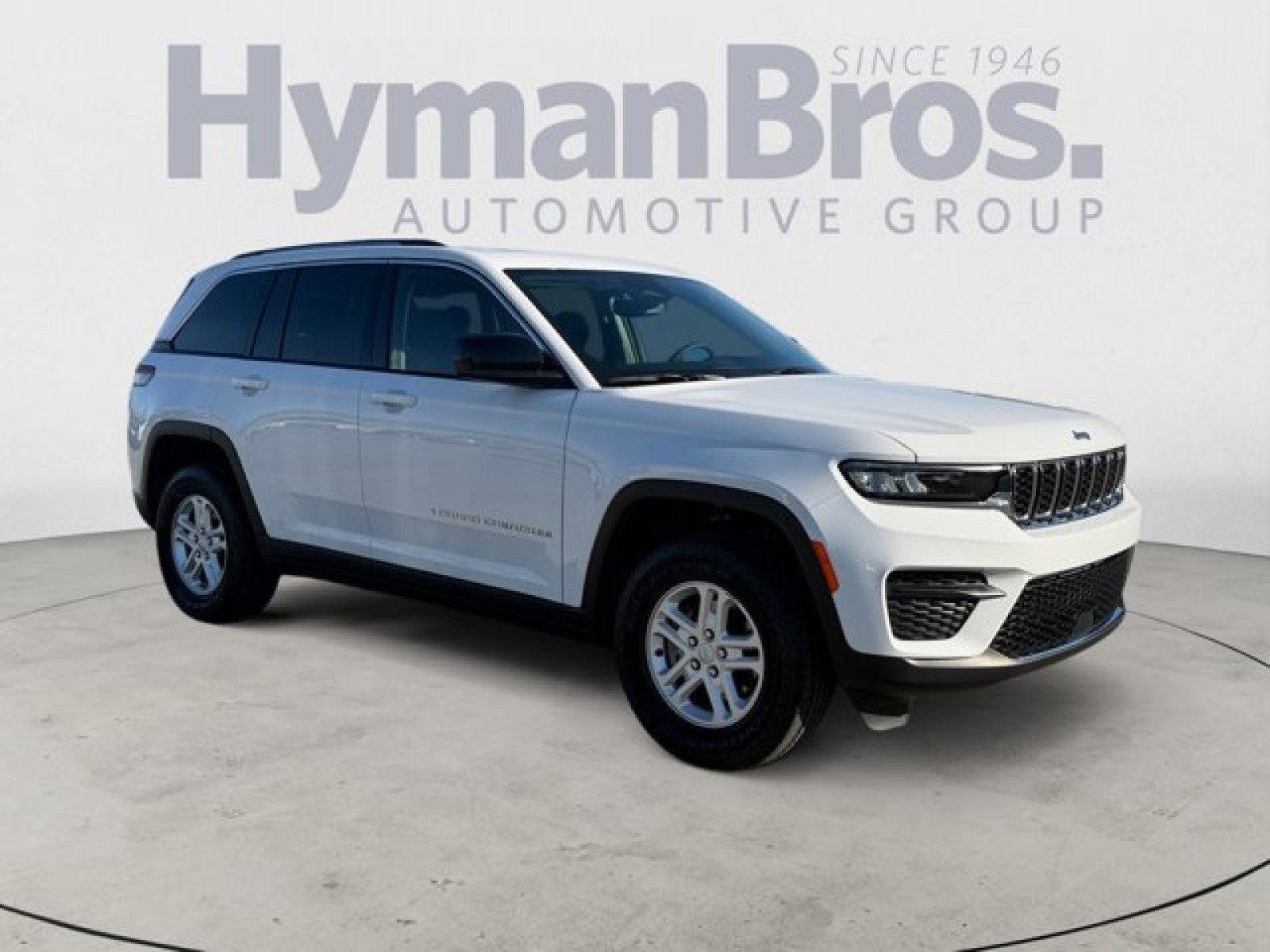 Used 2023 Jeep Grand Cherokee Laredo w/ Luxury Tech Group I