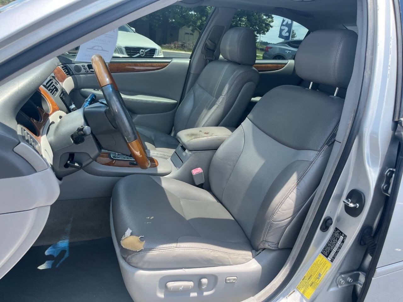 Used 2005 Lexus ES 330 FWD image 13