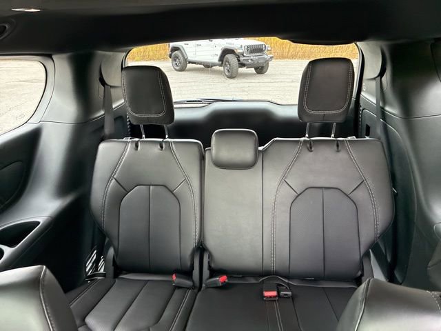 New 2026 Chrysler Pacifica Select image 24