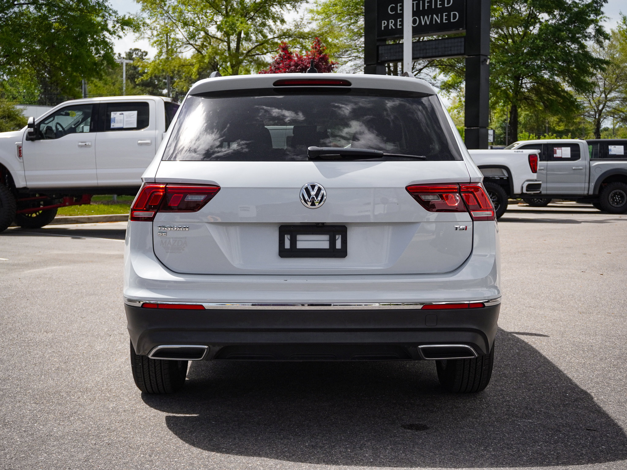 Used 2018 Volkswagen Tiguan SE image 9