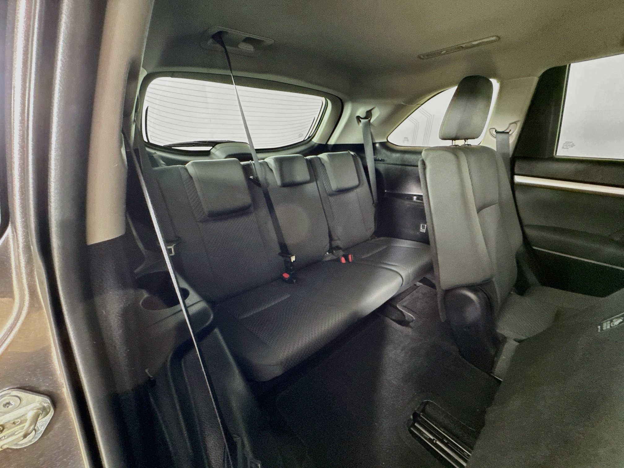 Used 2019 Toyota Highlander LE AWD/4WD image 23