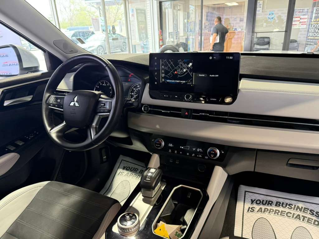 Used 2025 Mitsubishi Outlander Trail Edition image 56