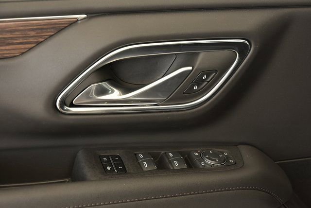 Used 2024 Chevrolet Suburban High Country AWD/4WD image 13