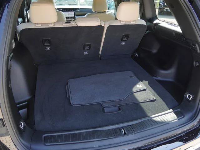 Certified 2023 Jeep Grand Cherokee Limited AWD/4WD image 12