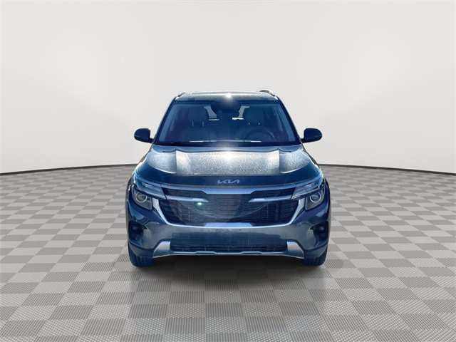 Used 2024 Kia Seltos EX image 3