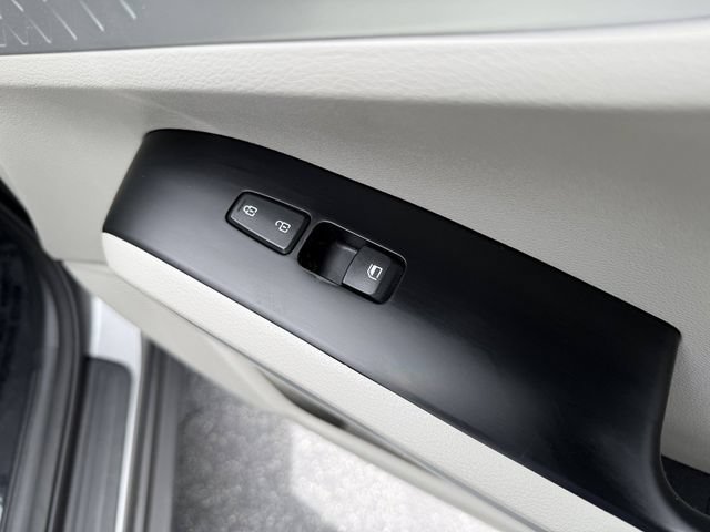 Certified 2023 Kia Soul LX w/ Option Group 015 FWD image 31