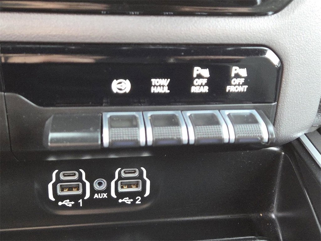 Used 2022 RAM 2500 Big Horn w/ Level C Equiment Group image 3